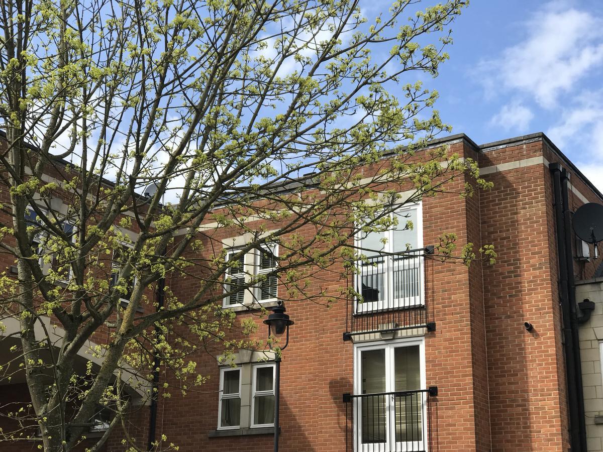 Godwin Court 21 Apartment Swindon Exterior photo