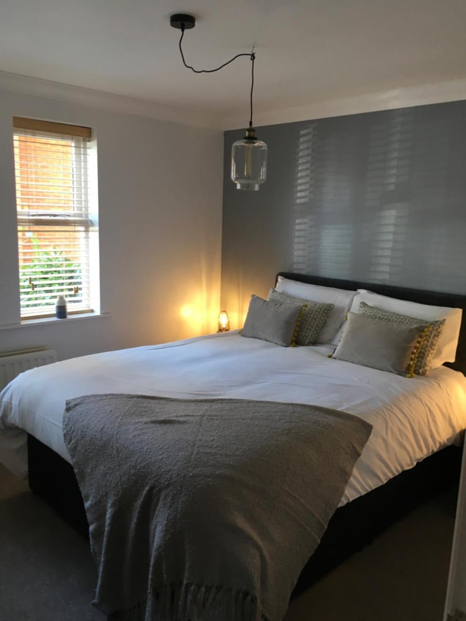 Godwin Court 21 Apartment Swindon Exterior photo